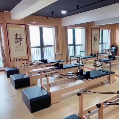 Multifunktionales Reformer-Holz-Yoga-Pilates-Cadillac-Reformer-Trainingsgerät